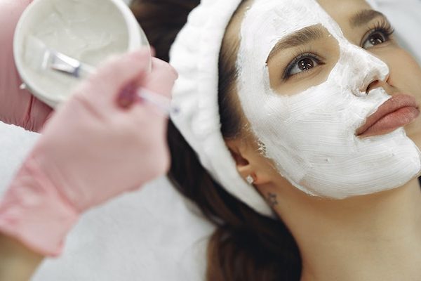Dermaestetik je kozmetični izobraževalni program